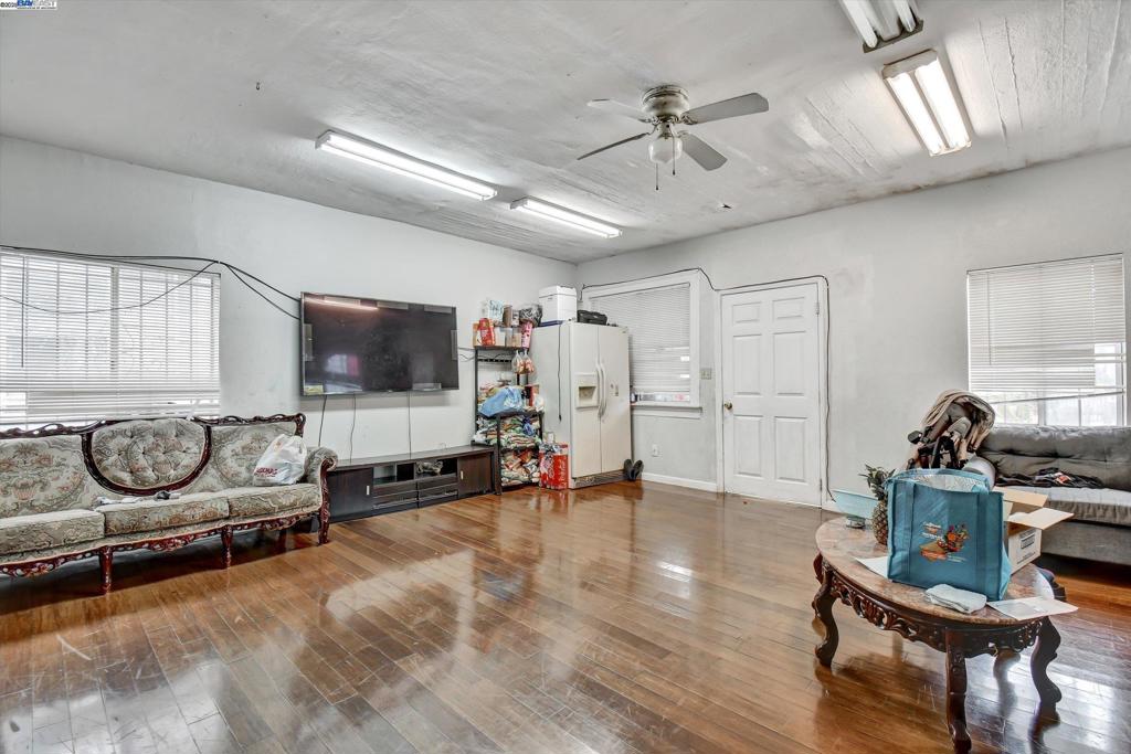 INTERNATIONAL - Residential