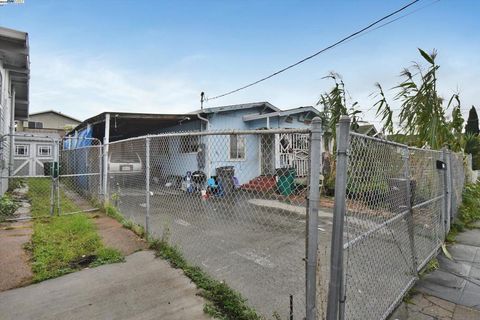 Photo of 1506 52Nd Ave, Oakland, CA 94601 (MLS # 41117713)