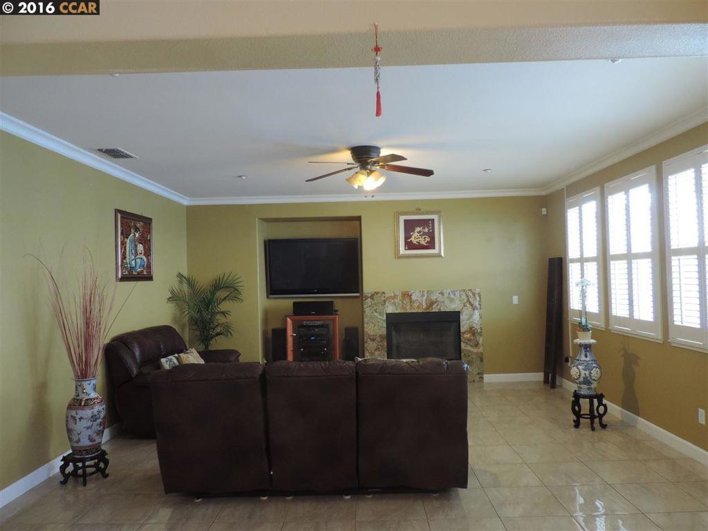 BRENTWOOD - Residential