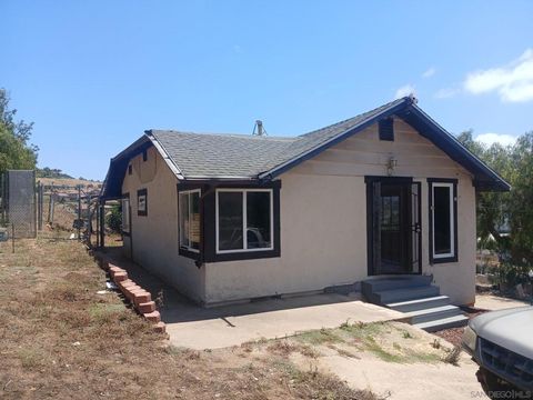 Photo of 2530 Cherimoya DR, Vista, CA 92084 (MLS # 260012266SD)