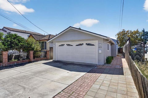 Photo of 375 S 22nd Street, San Jose, CA 95116 (MLS # ML82061409)