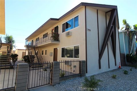 Photo of 1010 E 32nd St #A, Signal Hill, CA 90755 (MLS # OC26051391)