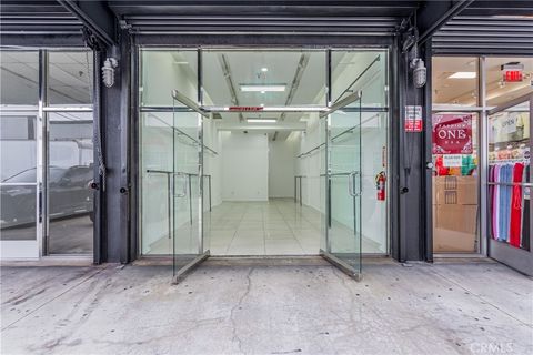 Photo of 1212 S San Pedro St, Los Angeles, CA 90015 (MLS # CV26052887)