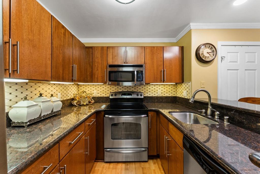 5404 Balboa Arms Drive 352