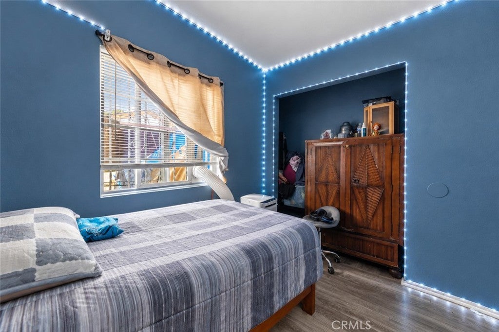 907 E 109th