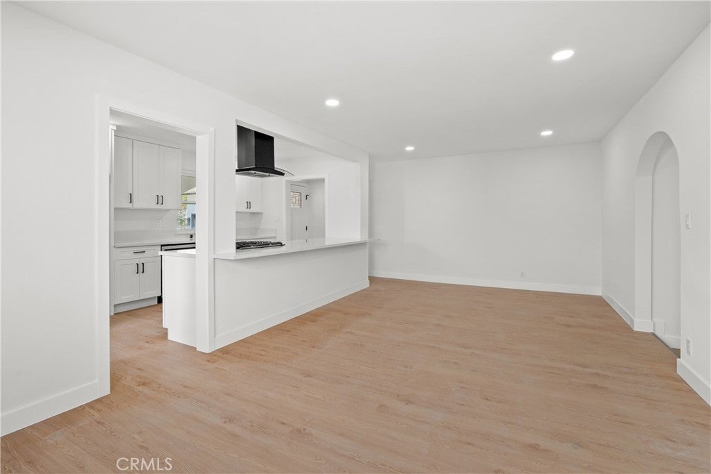 1440 Pepper Tree
