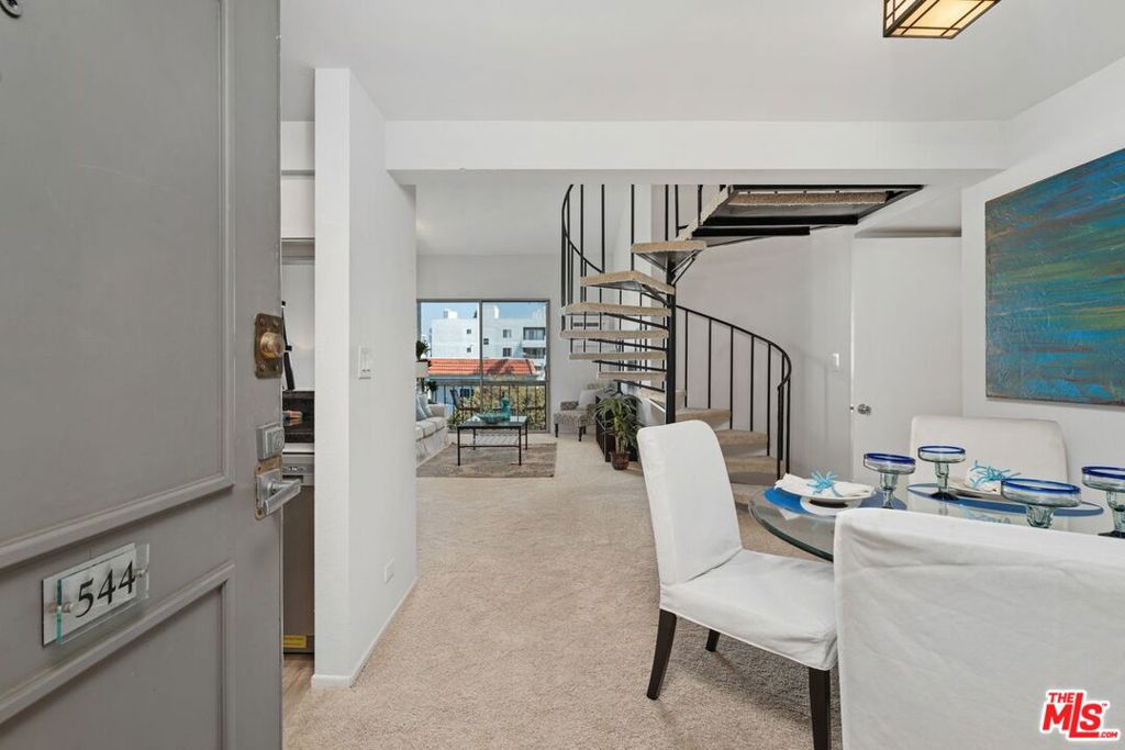 1440 Veteran Avenue 544