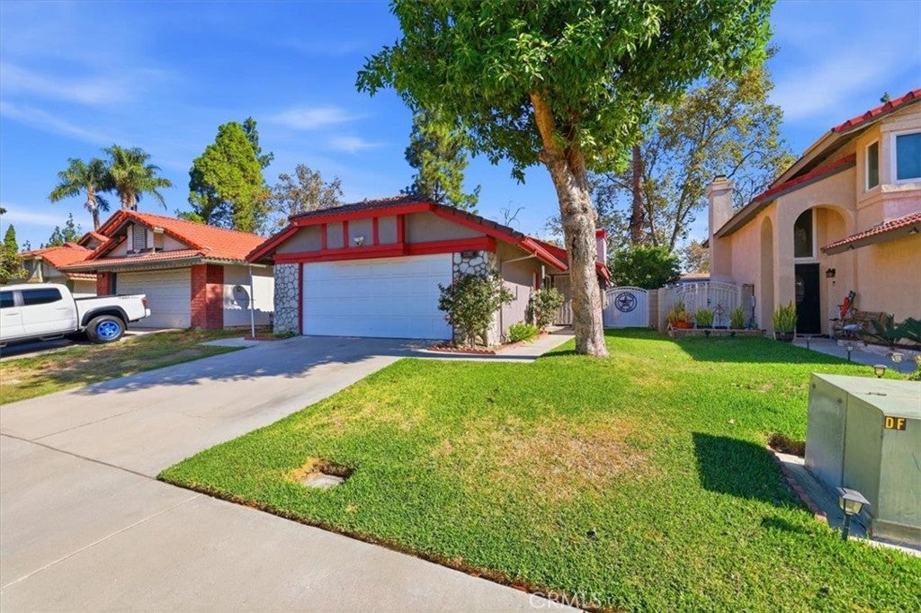 14244 Hillcrest