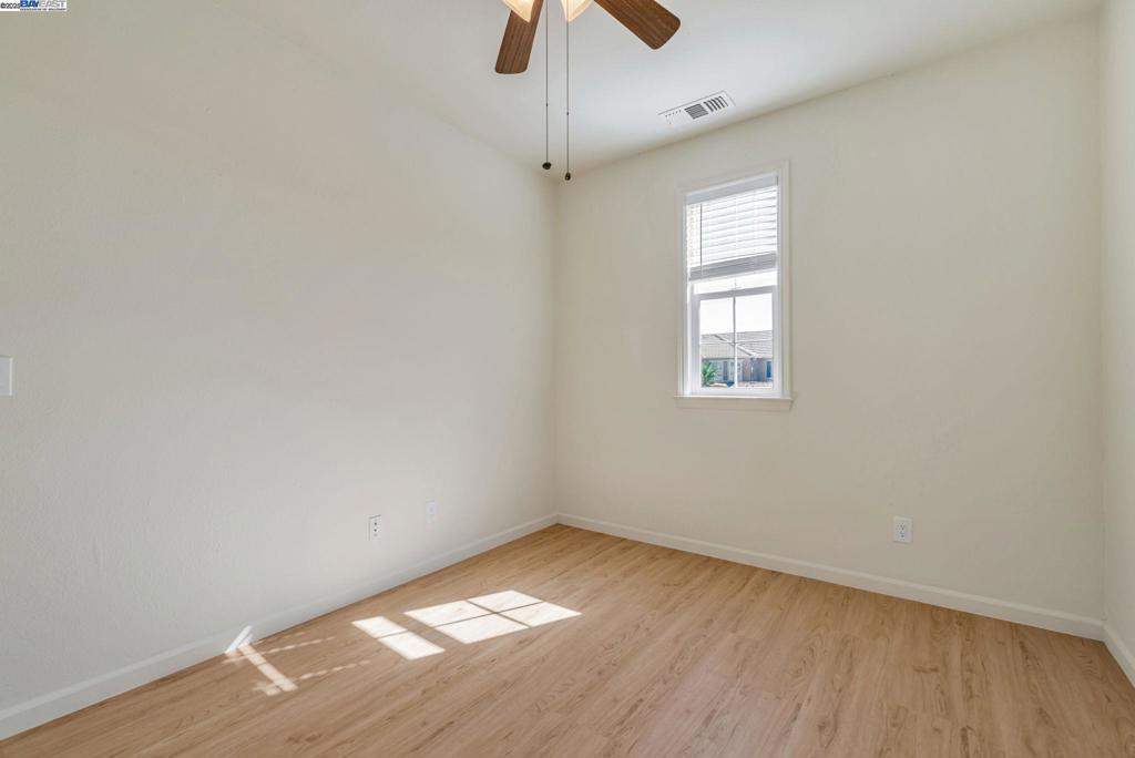 DISCOVERY  BAY - Residential