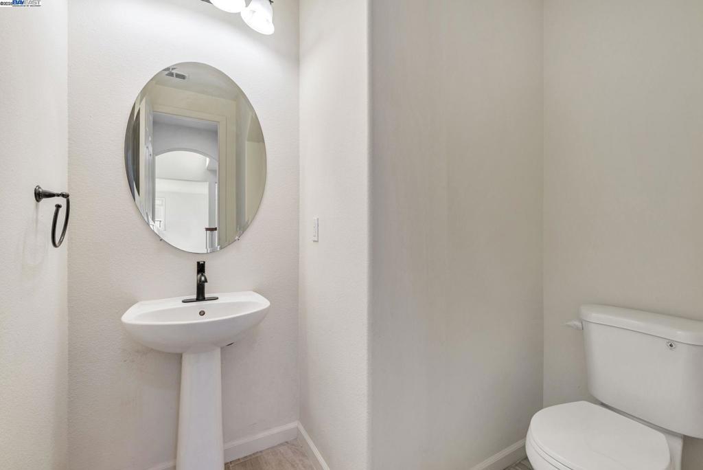 DISCOVERY  BAY - Residential