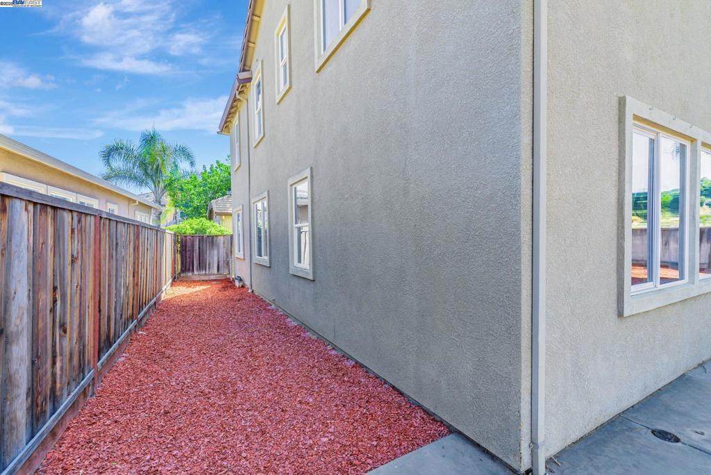 DISCOVERY  BAY - Residential