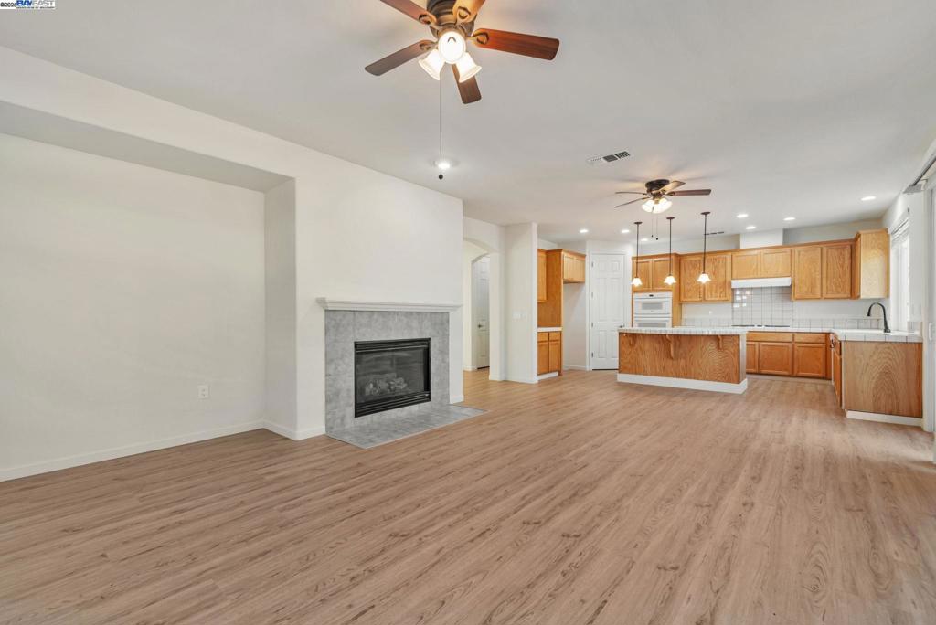 DISCOVERY  BAY - Residential