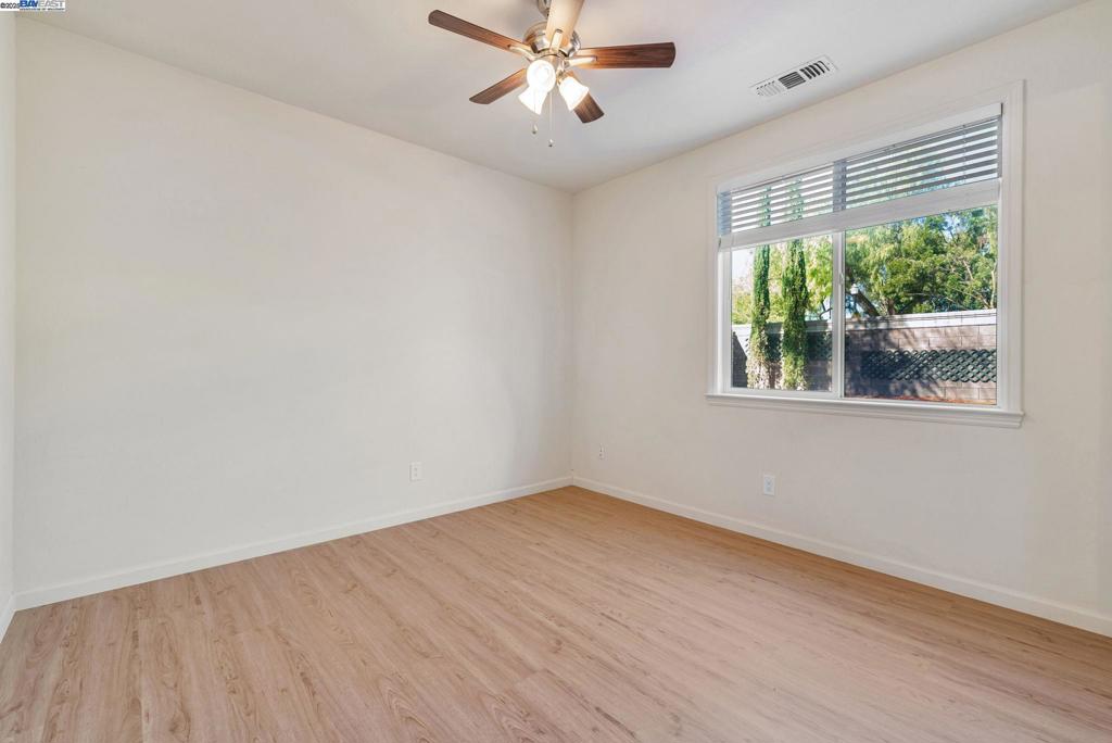 DISCOVERY  BAY - Residential