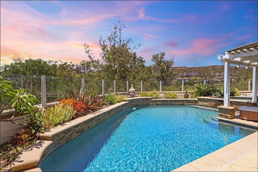 2 Firecrest LN