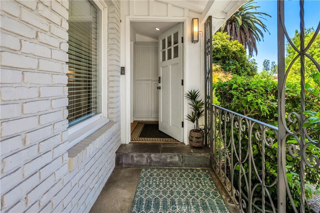 Photo of 5644 Tobias Avenue, Sherman Oaks, CA 91411 (MLS # SR26183102)
