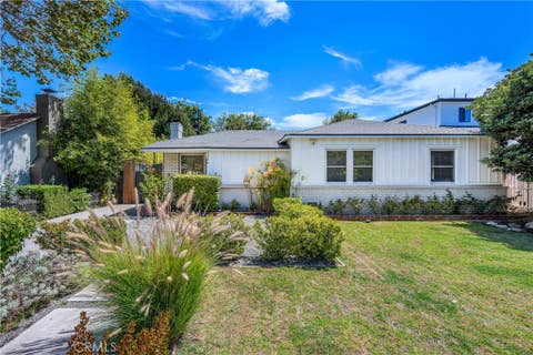 Photo of 5644 Tobias Avenue, Sherman Oaks, CA 91411 (MLS # SR26183102)
