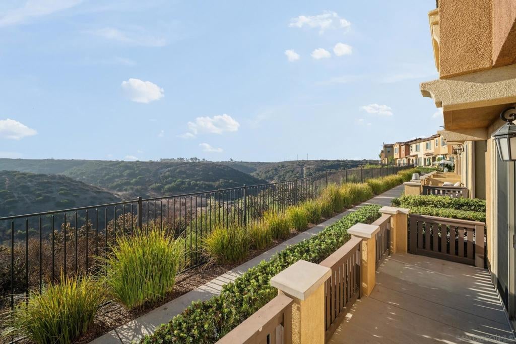 1755 Saltaire Place 37