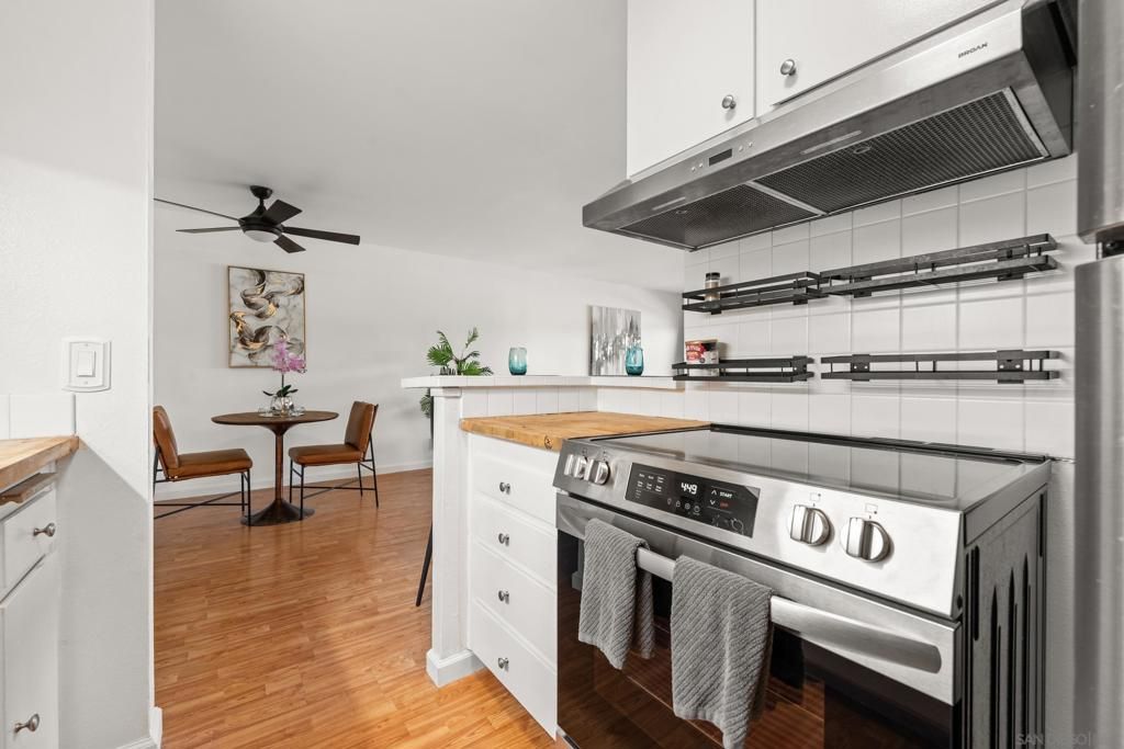 listing image 130728126311440638306