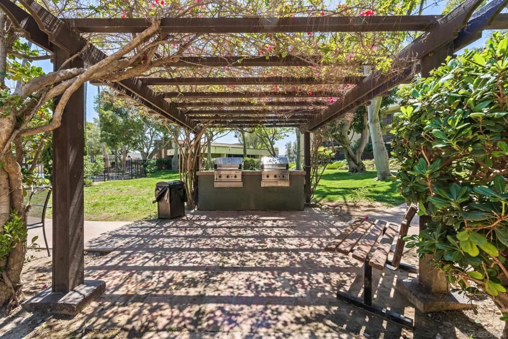 listing image 130727956846277700261