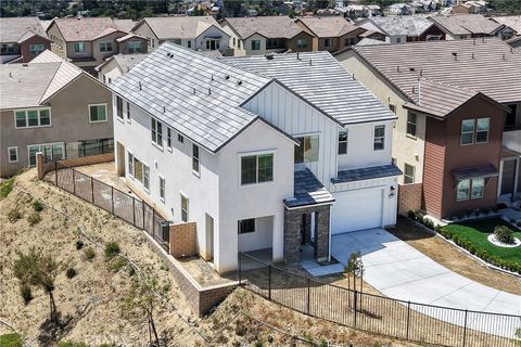 Photo of 21204 Currant Court, Chatsworth, CA 91311 (MLS # CV26119113)