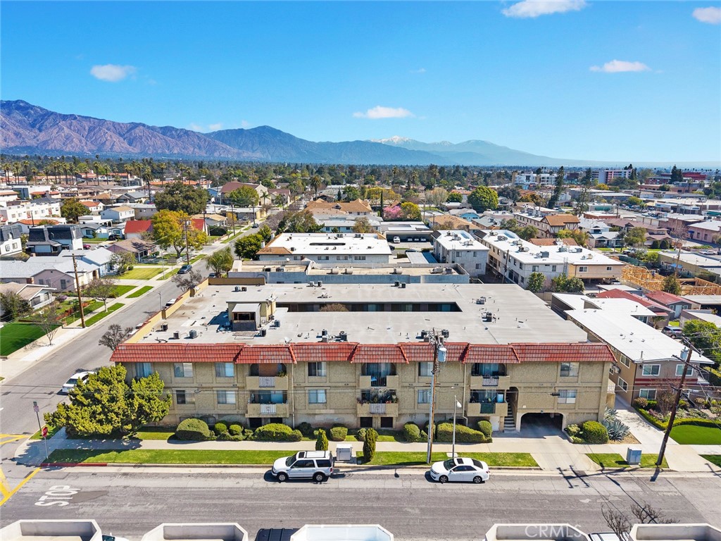 Properties 3 120 W Grand Avenue