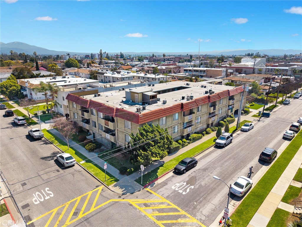 Properties 1 120 W Grand Avenue