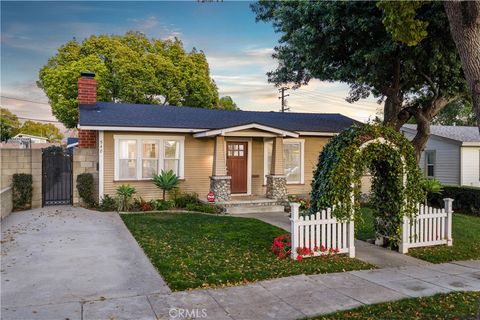 Photo of 548 N 2nd Avenue, Upland, CA 91786 (MLS # CV26052828)