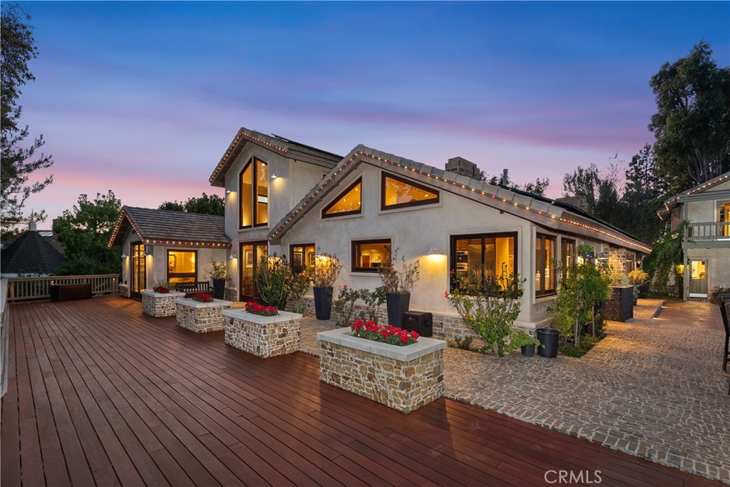 7626 E Saddlehill Trail