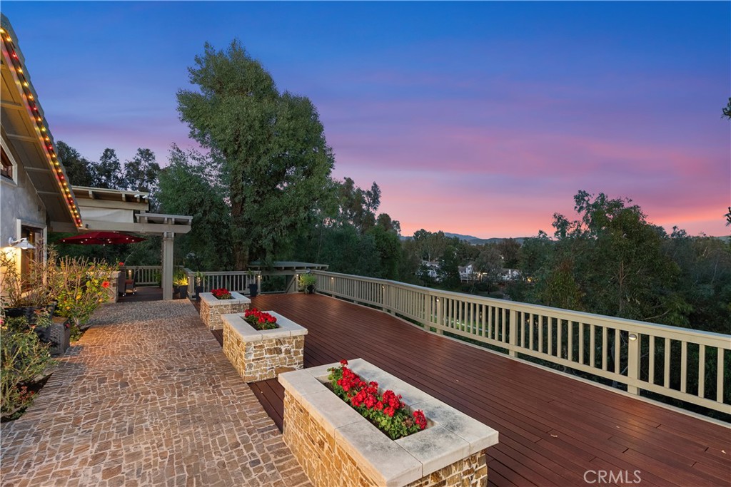 7626 E Saddlehill Trail