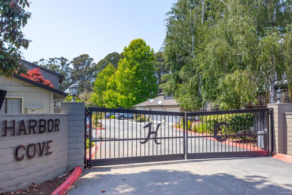 574 Spinnaker Court