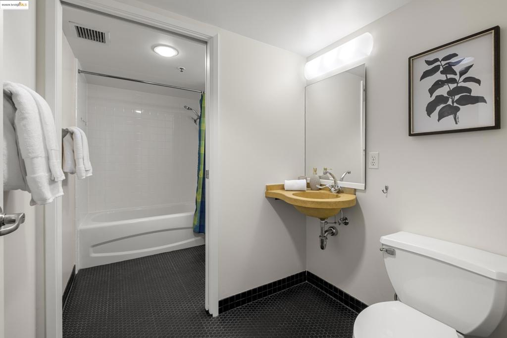 EMERYVILLE - Residential