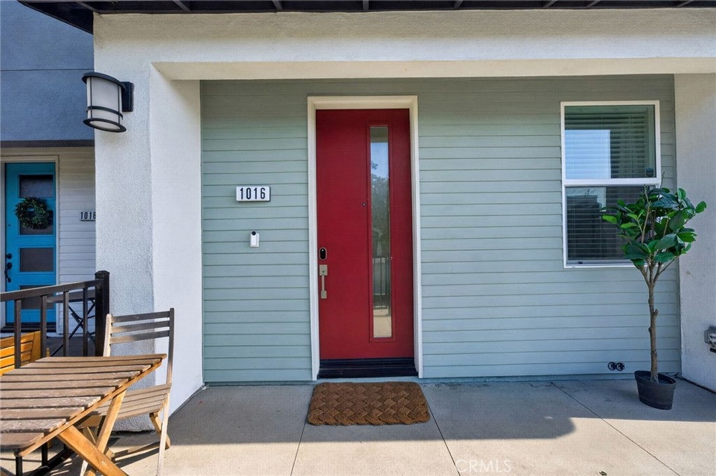 1016 E 4th ST, Santa Ana CA 92701