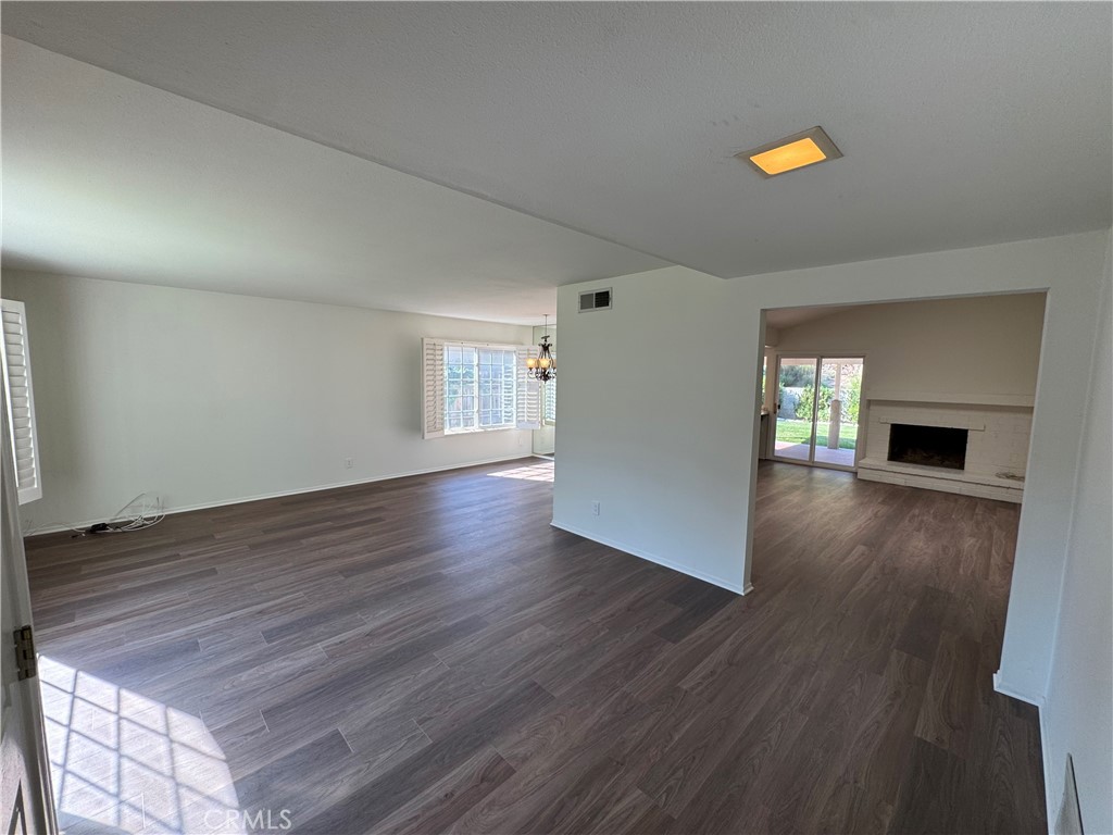 6047 Kingsbriar