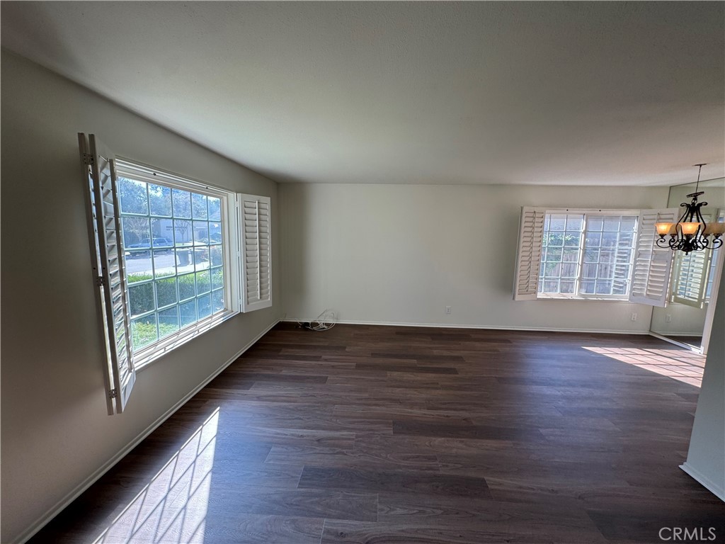6047 Kingsbriar