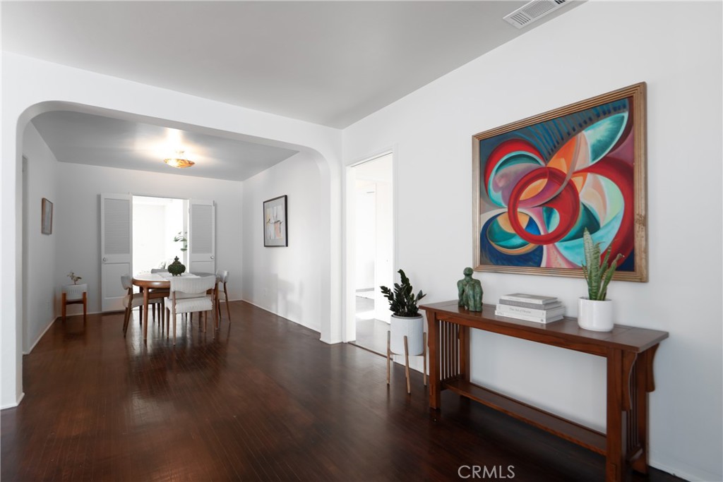 464 W Columbia Avenue