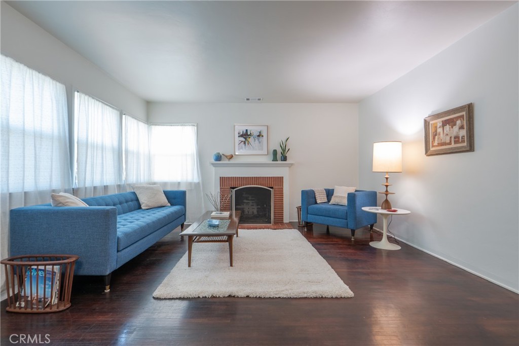 464 W Columbia Avenue