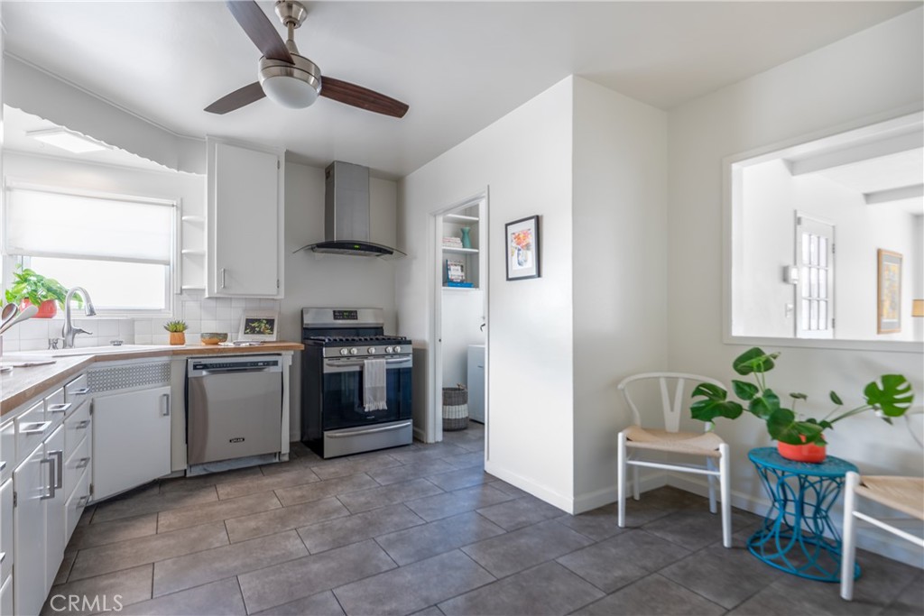 464 W Columbia Avenue