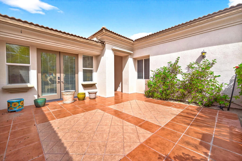 120 Tesori Drive