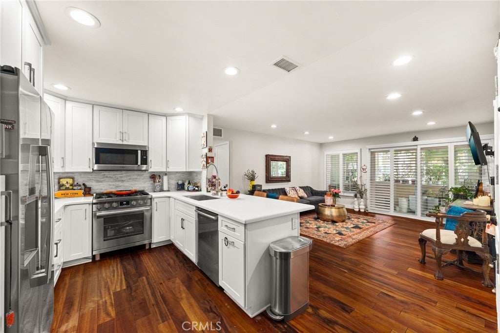 3860 Amberly Dr DR