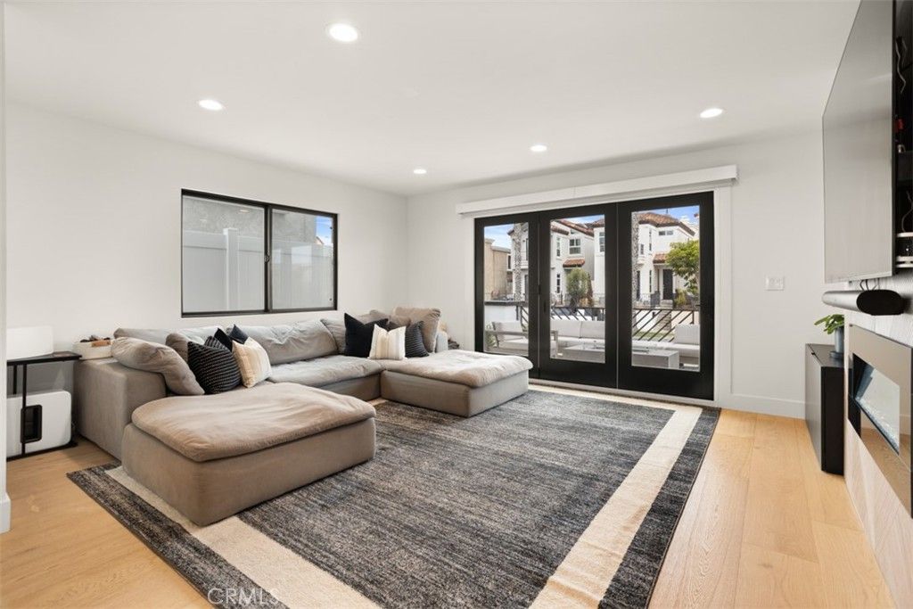 Photo of 307 18th Street, Huntington Beach, CA 92648 (MLS # PW25268226)