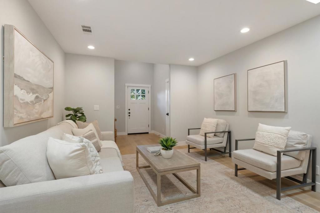 Photo of 727 N Clover Avenue, San Jose, CA 95128 (MLS # ML82040319)