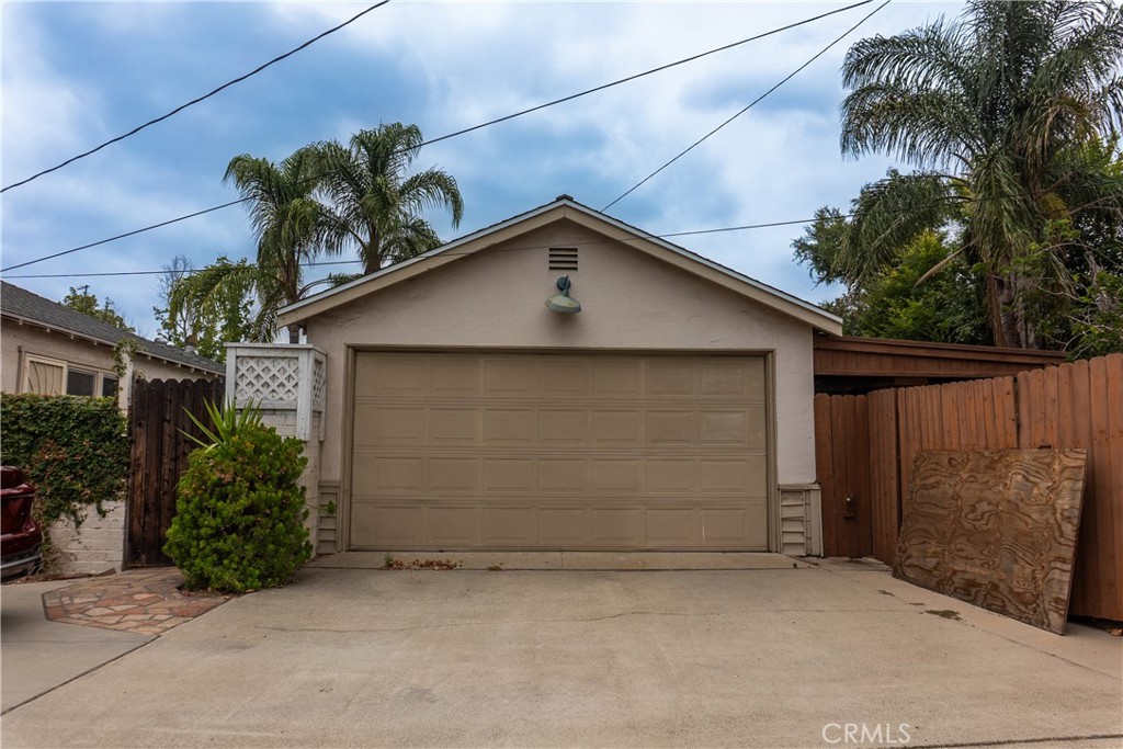 665 E Harvard