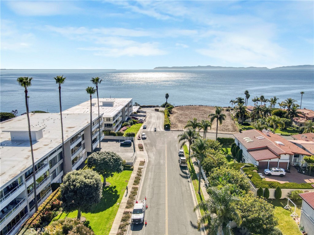 32700 Coastsite Drive 102
