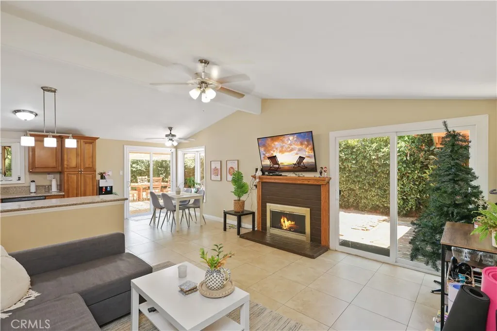 Orange, California 92868, United States, ,Residential,Active,243057