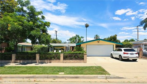 Photo of 1139 W Sycamore Ave, Orange, CA 92868 (MLS # OC25260257)
