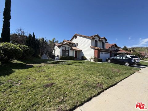 Photo of 13011 Meadowlark Avenue, Granada Hills, CA 91344 (MLS # 26659713)