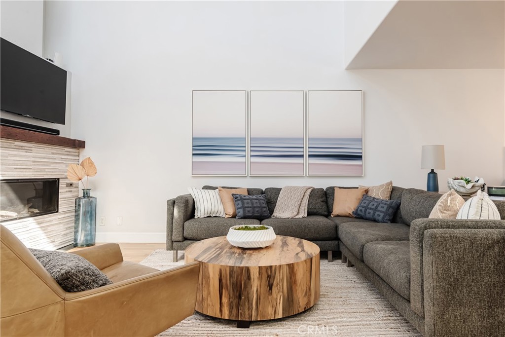 716 Manhattan Beach