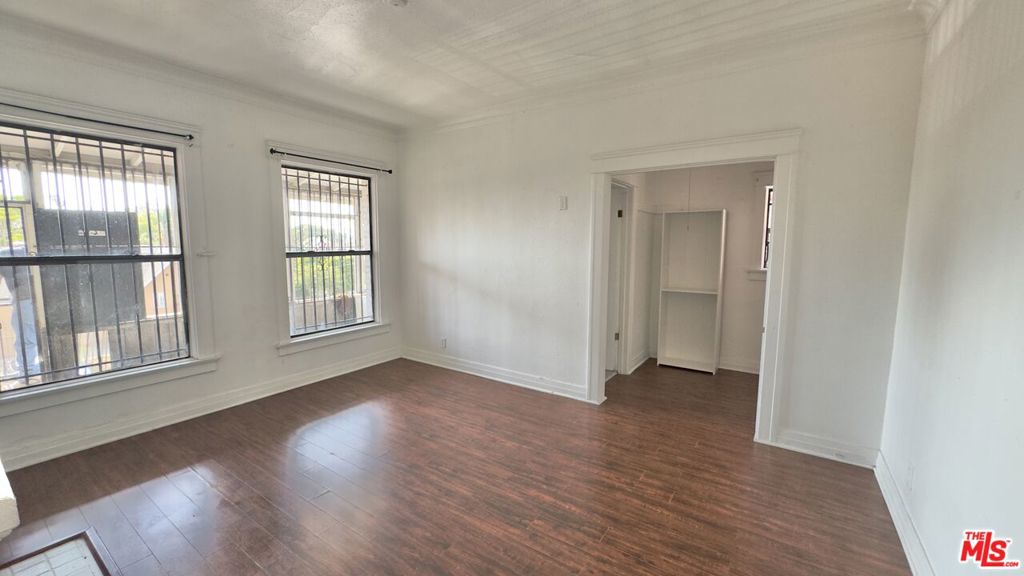 Available now! This spacious studio offers everything you need for comfortable living. Located on the second floor above retail stores, it features a fully private bathroom and kitchen, as well as an assigned parking space a real asset in this busy area. The unit includes a stove and is ready for immediate move-in. Located on S Vermont Ave, you'll be steps from public transportation, local businesses, and many nearby employment opportunities. Ideal for those looking for comfort, space, and privacy all in one.