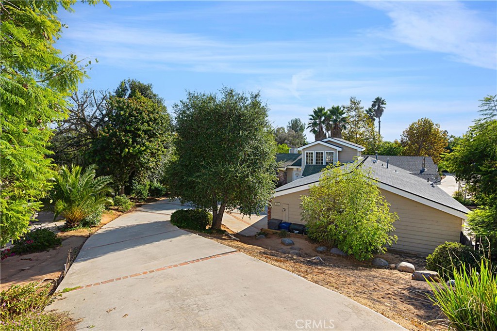 1011 Farrand Court