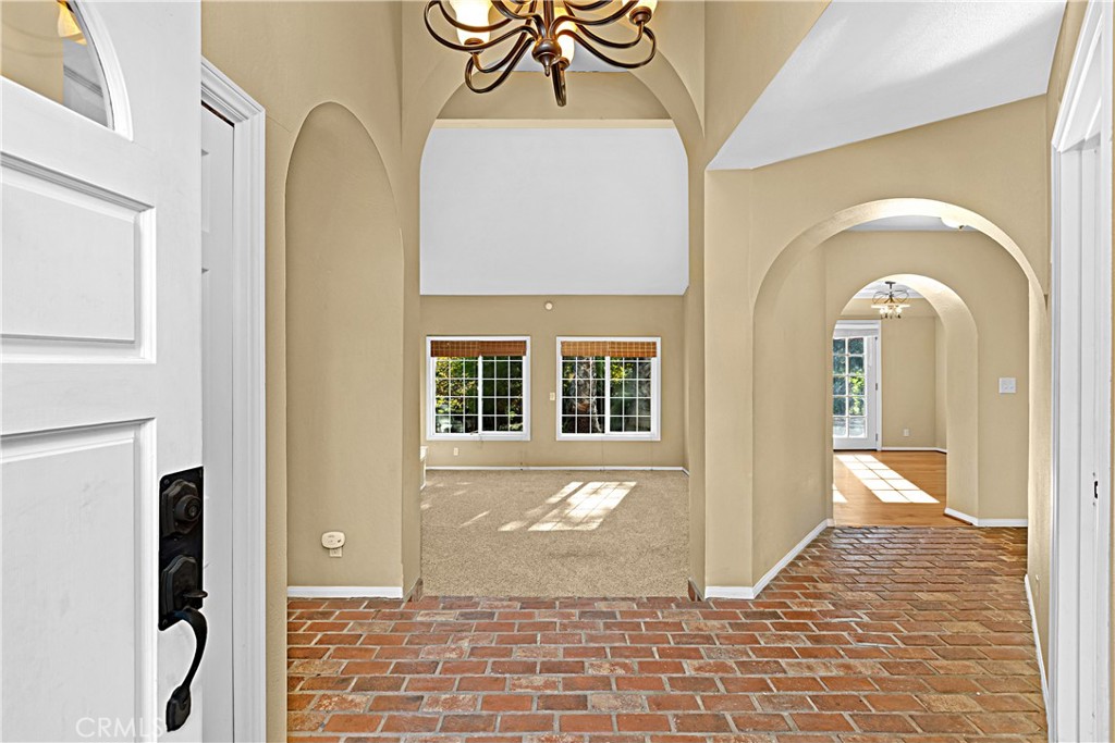 1011 Farrand Court
